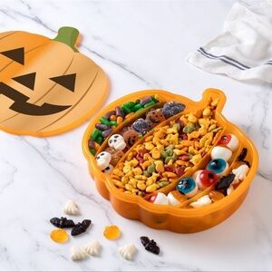 CWC Figural Pumpkin Halloween Snackle Box